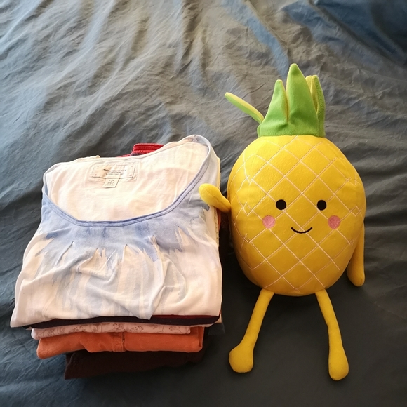 FAQ & Meet Your Posher - Picture 2 of 3